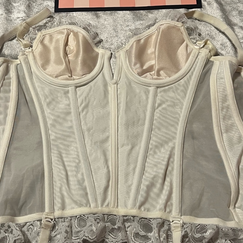 Victoria’s Secret Y2K lace/ silky mesh white bustier corset - Picture 7 of 13